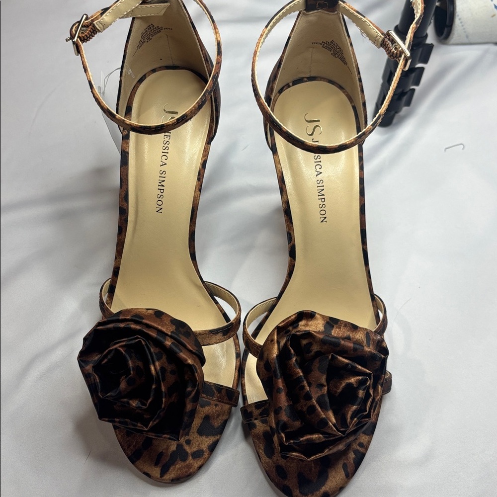 New with box Jessica Simpson Brown Leopard Heels - Picture 2 of 5